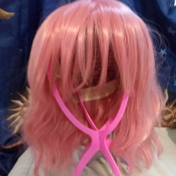 12" SYNTHETIC PINK SHORT WIG - Picture 1 of 4